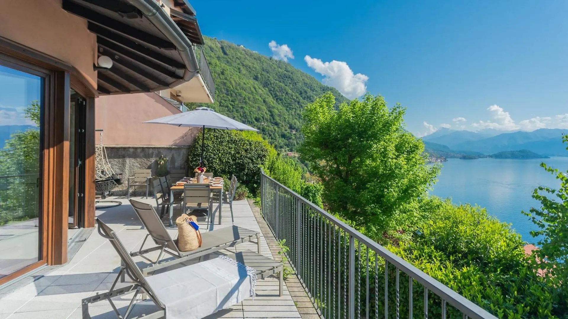 Villa Castello With Jacuzzi & Priceless View By Rent All Como Argegno 0*,  Italia